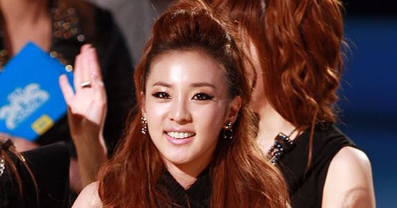 20090903_dara2ne1_572