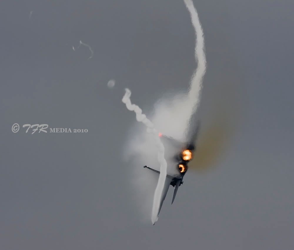 IMAGE: http://i918.photobucket.com/albums/ad23/horse51/2010%20-%20Burlington%20Fly%20Iowa/bur10IMG_1729.jpg