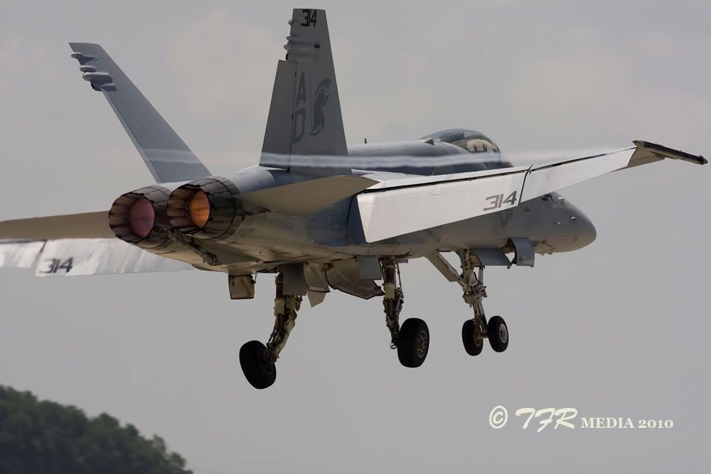 IMAGE: http://i918.photobucket.com/albums/ad23/horse51/2010%20-%20Peoria%20Airshow/per10IMG_3575.jpg