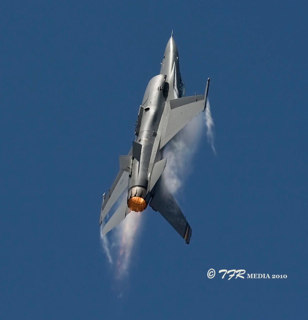 IMAGE: http://i918.photobucket.com/albums/ad23/horse51/2010%20Cippewa%20Valley%20Airshow/cv10IMG_8656.jpg