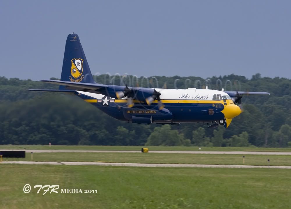 IMAGE: http://i918.photobucket.com/albums/ad23/horse51/2011%20Battle%20Creek%20Field%20of%20Flight/bc11IMG_3070.jpg