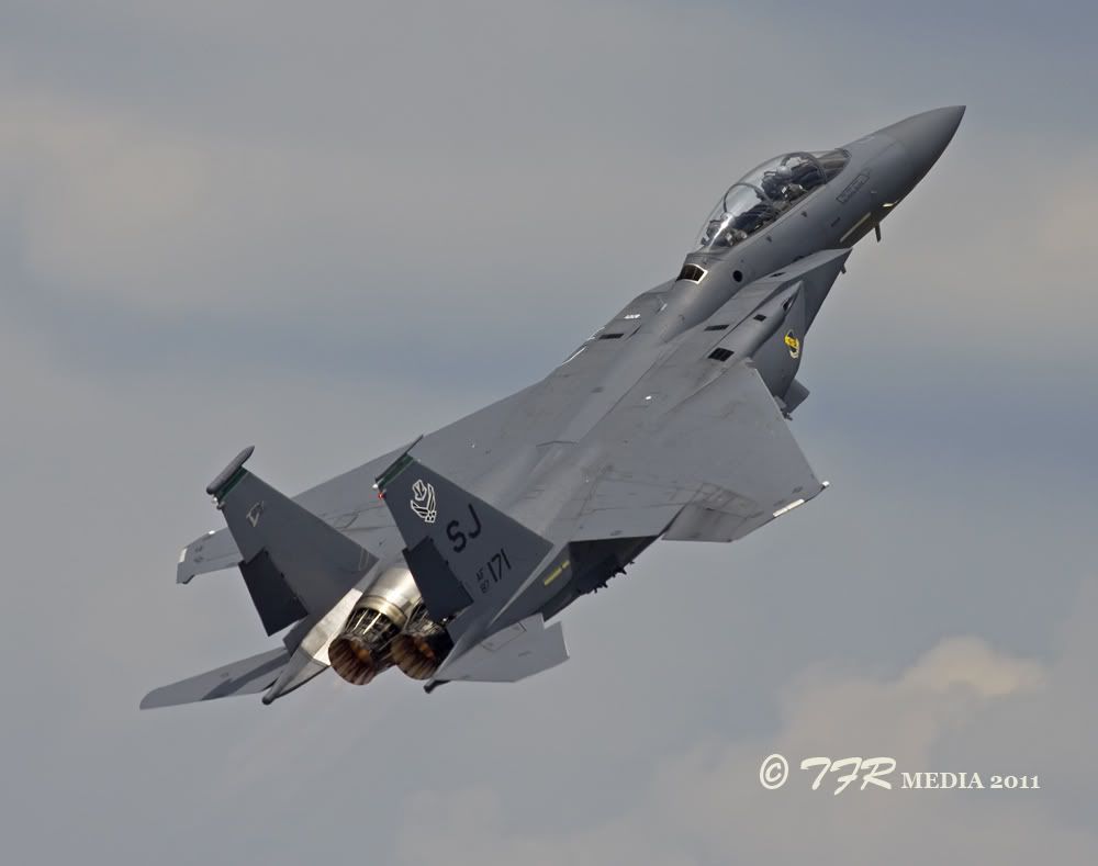 IMAGE: http://i918.photobucket.com/albums/ad23/horse51/2011%20Battle%20Creek%20Field%20of%20Flight/bc11IMG_5535.jpg