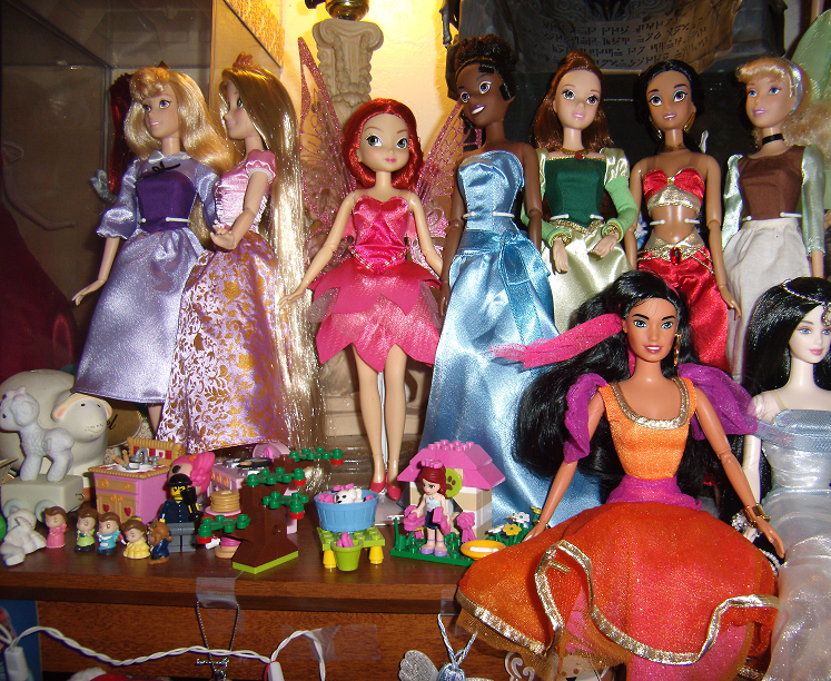 DollShelf2.png