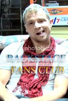 http://i918.photobucket.com/albums/ad26/backstreetboysecuador/Capturas%20de%20entrevista%20en%20STMH%20Backstage%20Fan%20CLub/2346jmn.jpg