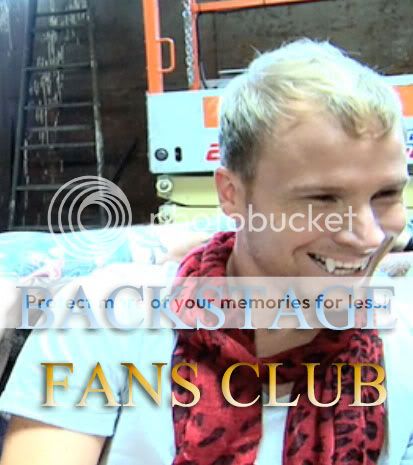 http://i918.photobucket.com/albums/ad26/backstreetboysecuador/Capturas%20de%20entrevista%20en%20STMH%20Backstage%20Fan%20CLub/56jgjnjll.jpg